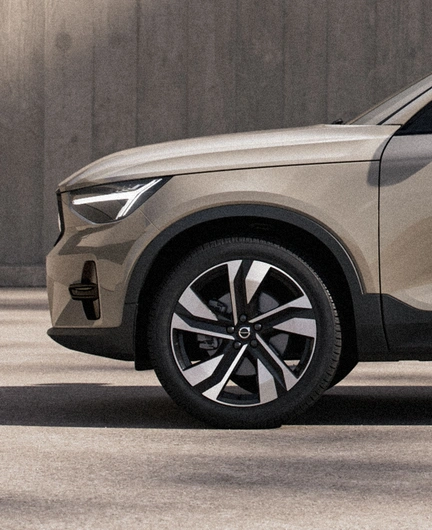 Light-version-XC40_MHEV_16x9_Rim_closeup_VIS