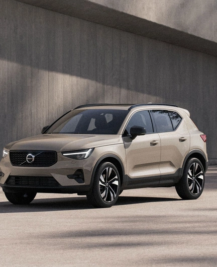 JPG-Full-XC40_MHEV_16x9_3_4_Front_overview_VIS_TABLET