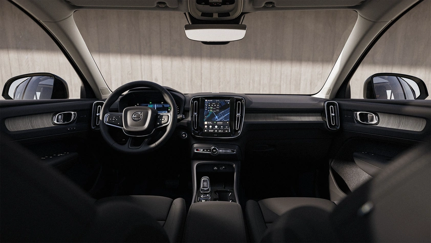 JPG-Full-XC40_MHEV_16x9_Front_cabin_overview_VIS