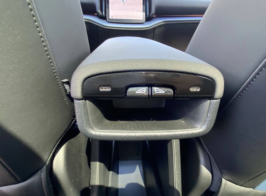 86dc1161e8ae841efac9ec8465f50f8824cf91eb7ff5d1851ab3fc073c25cd4b.jpg