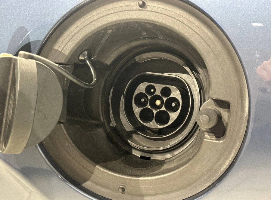 c56fc771cea17a27adfe193466e700b68a9410cbd825772a4efc10a47bf61eaa.jpg