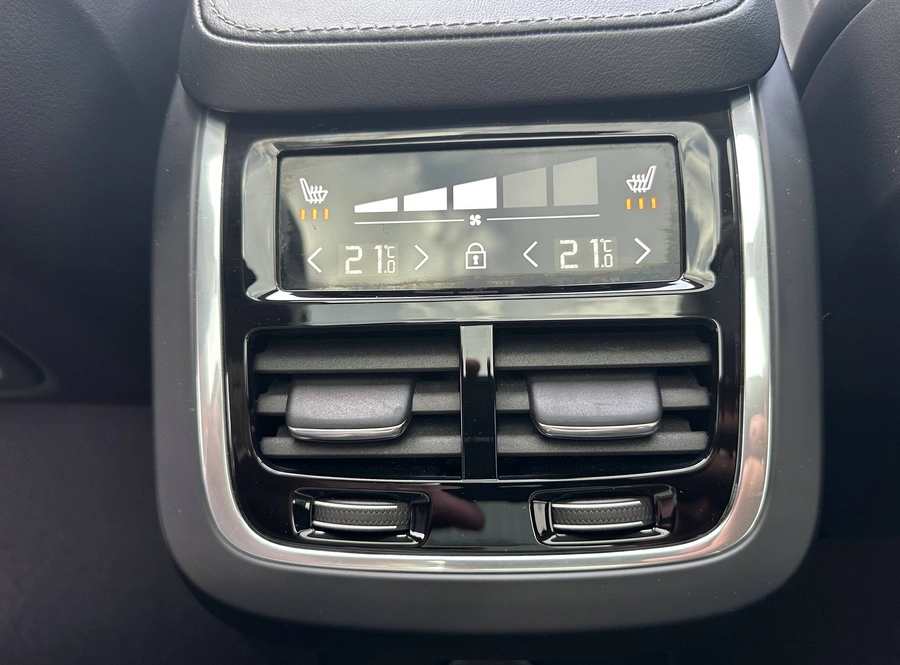 82e82170631088d1ab4e5b6cd05ae499a6f87e5e3d02292d72cdb4cb697325d7.jpg
