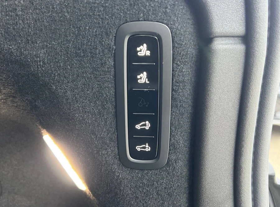 e822dd078ffb7d2498e55a2cf893cc18d8ee20fe0afe03a551c1f7cb13d0db49.jpg