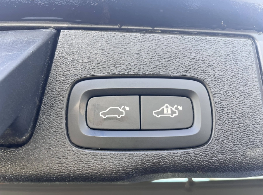 d11b5f98e4e6f60e96c28d674c2b755e4dad5604060b832d0b2029530aa8adf9.jpg