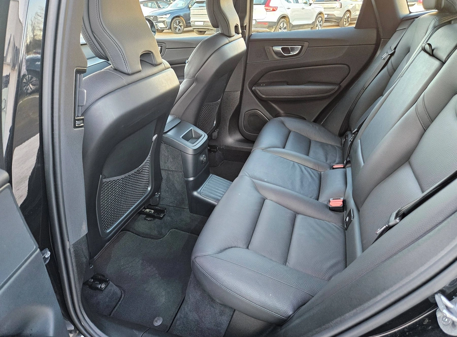 b3940e339f69e24aa0cf235ace8572b6f1347755499d1a99f249e9d71161fe0f.jpg