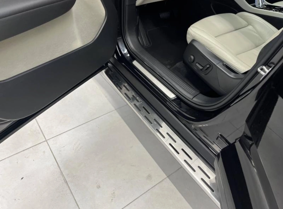 197691357_hd.jpg 197691357_hd.jpg