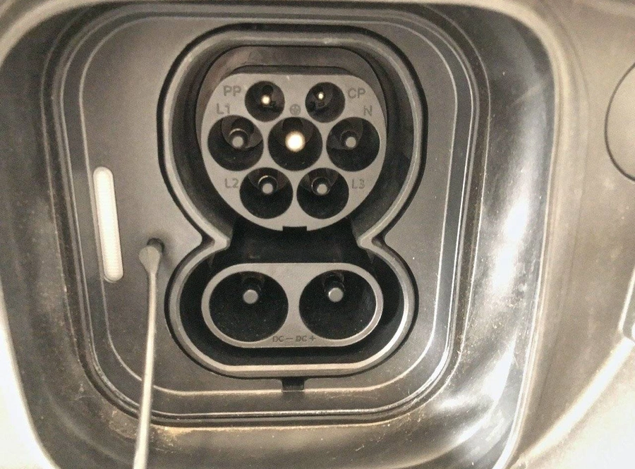 e83e34305dbc7a6c213810ae173fa807d67c69e94309c2ad41bfe550170293a5.jpg