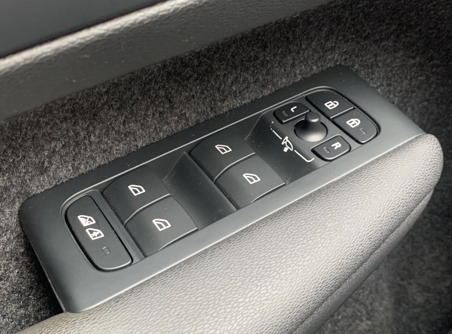 e853787aace0680da889bec25be0e9df0180cd00d0c35705f0df975c24d34b83.jpg
